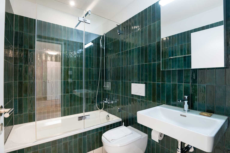 Bathroom 3, Hitrental Letzigrund Apartments, Zürich
