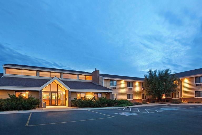 Exterior & Views 2, AmericInn by Wyndham Mitchell, Davison