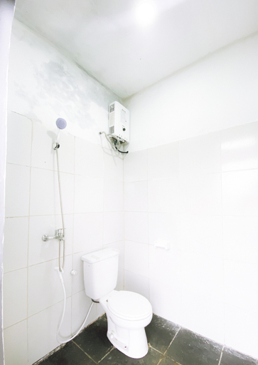 Bathroom 14