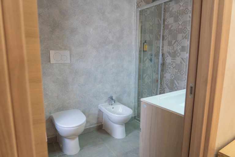 Bathroom 5, Albergo della Posta, Catanzaro