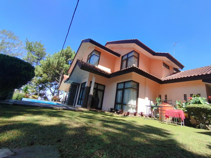 Exterior & Views, Villa Trinity 5 BR, Bandung
