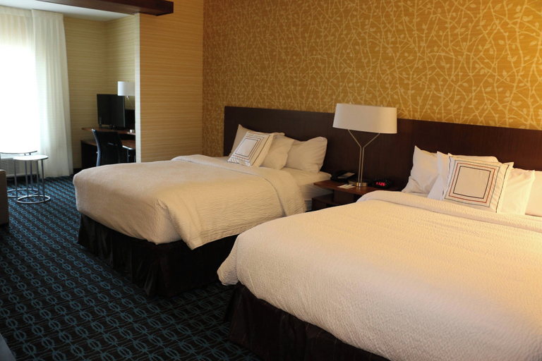 Bedroom 3, Fairfield Inn & Suites by Marriott Bowling Green, Wood