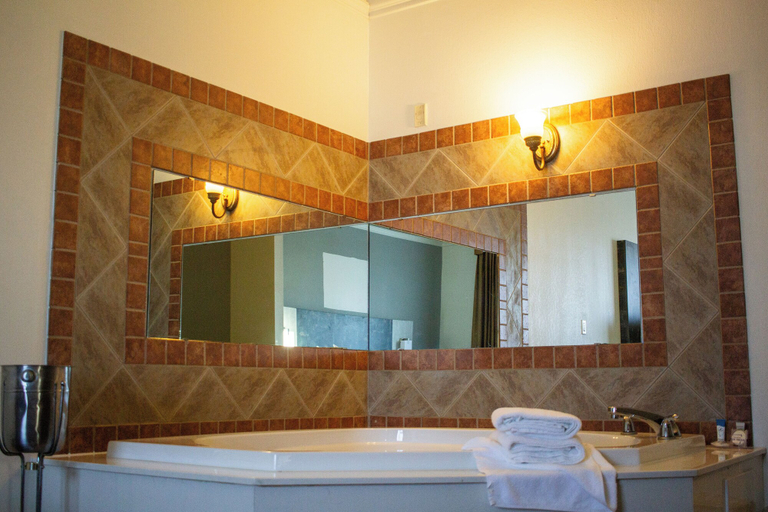 Bathroom 4, FairBridge Inn & Suites Cleburne, Johnson