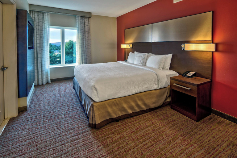 Bedroom 3, Residence Inn by Marriott Blacksburg-University, Montgomery