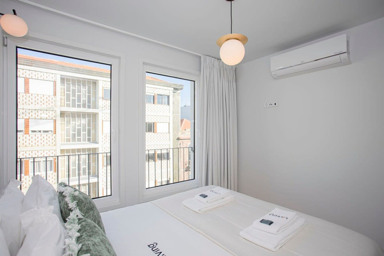 Bedroom 5, Liiiving in Porto-modern Glam Rooftop Apartment, Porto