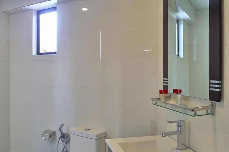 Bathroom 12