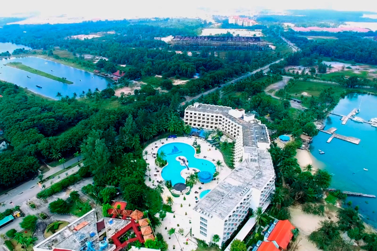 HARRIS Resort Batam Waterfront - Tap to explore photos
