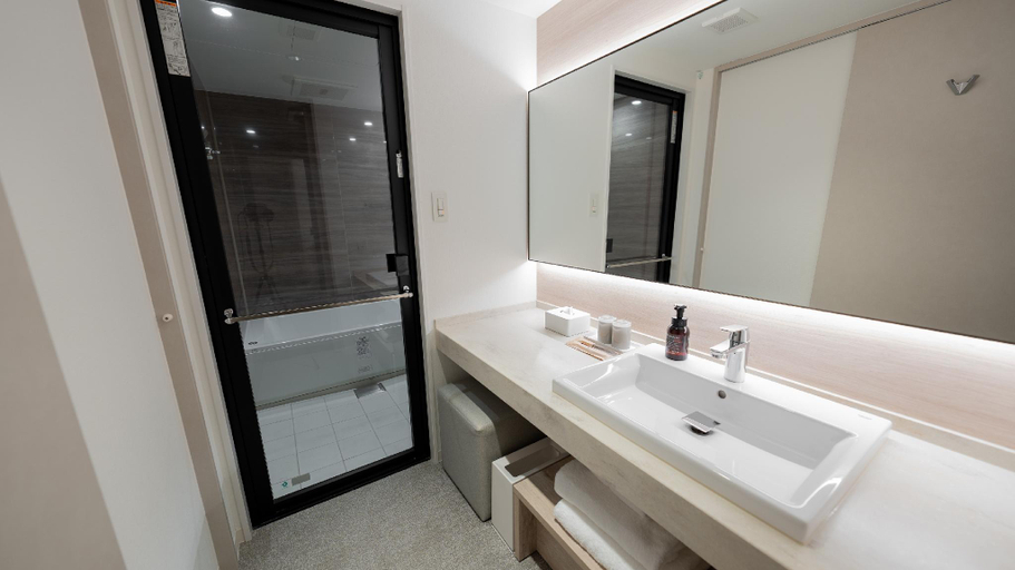 Bathroom 15