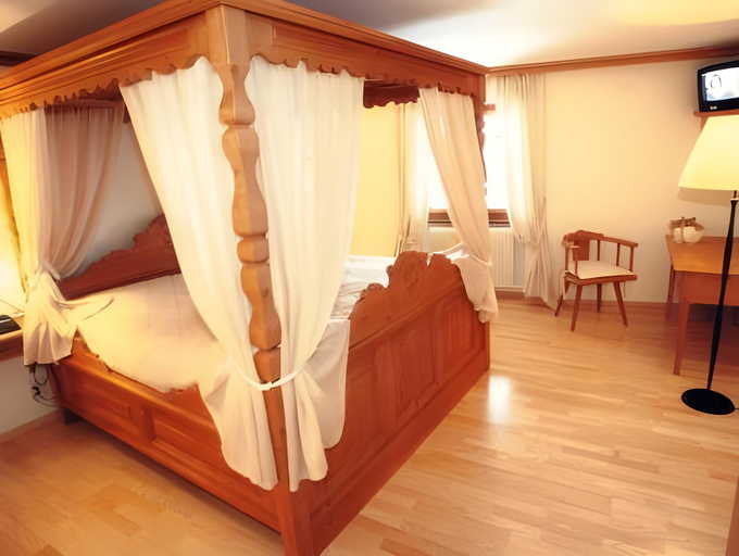 Bedroom 15