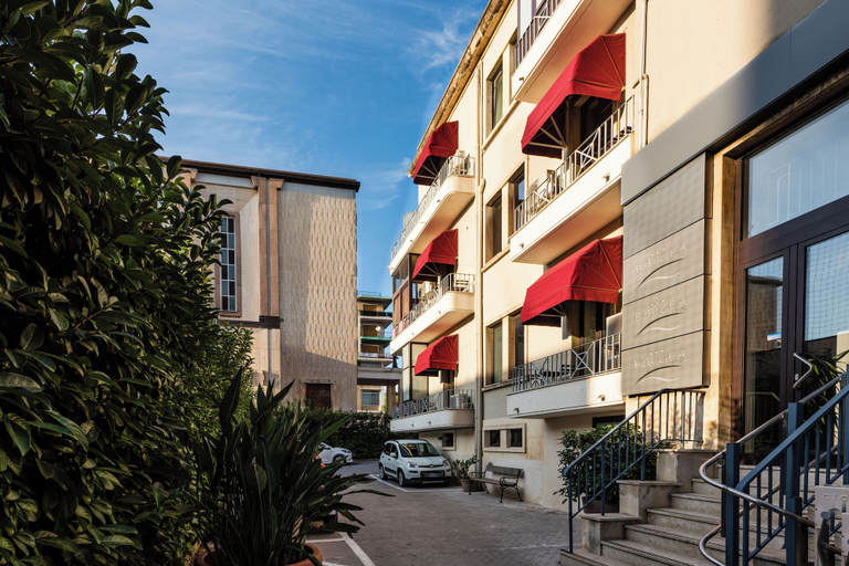 Exterior & Views 2, BeBIgea Rooms, Syracuse