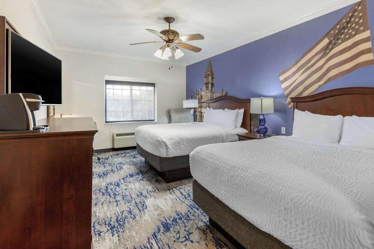 Bedroom 3, Clarion Pointe Sulphur Springs, Hopkins