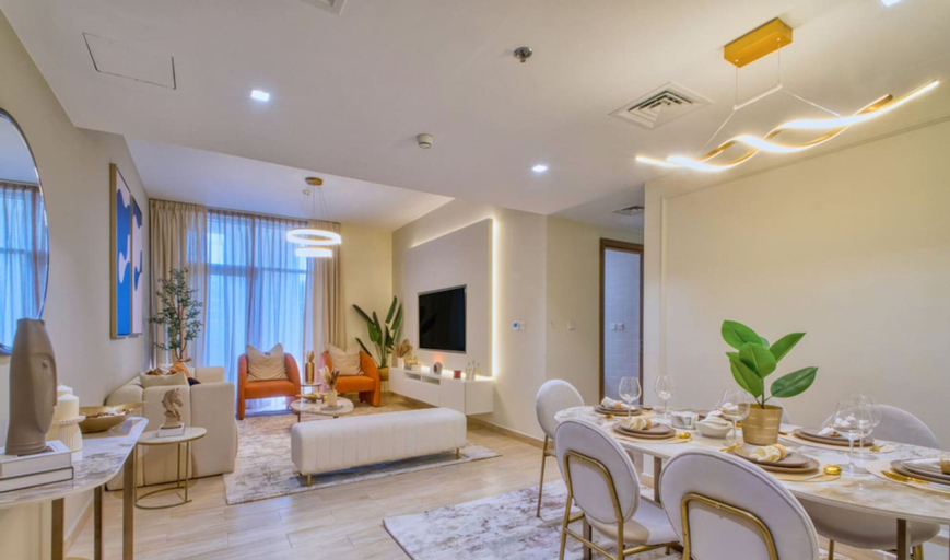 Room 5, 2BR Apt w Dubai Canal Views Near Burj Dubai Mall, Dubai