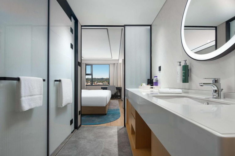 Bathroom 4, Hilton Garden Inn Chengde Mountain Resort, Chengde