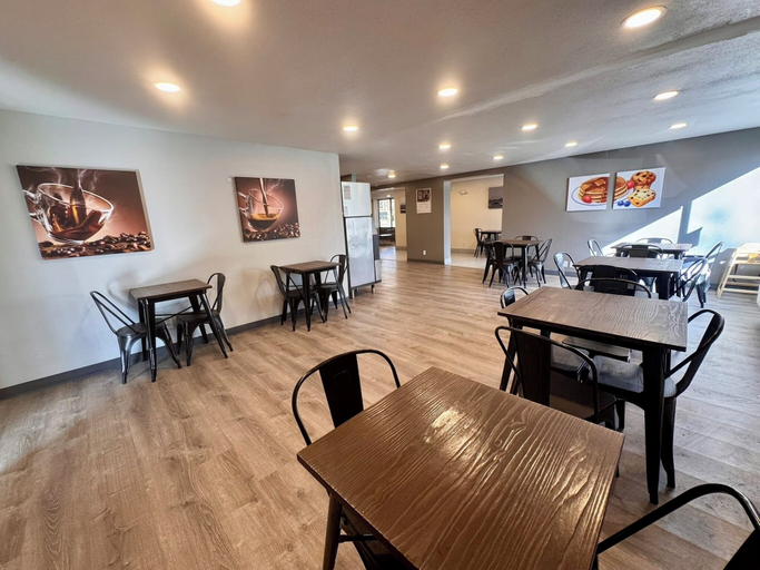 Food & Drinks 5, Baymont by Wyndham Great Falls City Center, Cascade