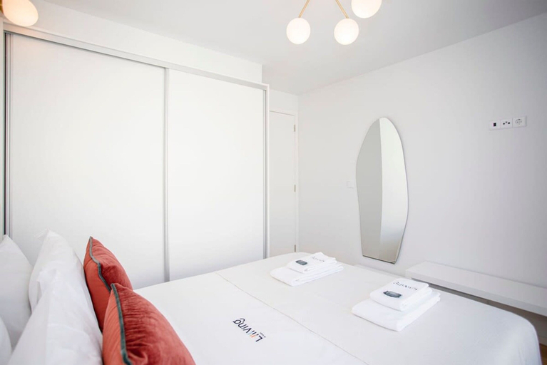 Bedroom 3, Liiiving in Porto-modern Glam Rooftop Apartment, Porto