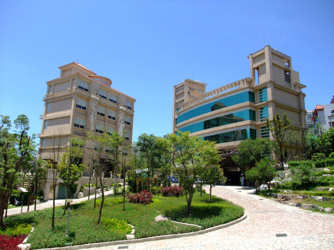 Exterior 9