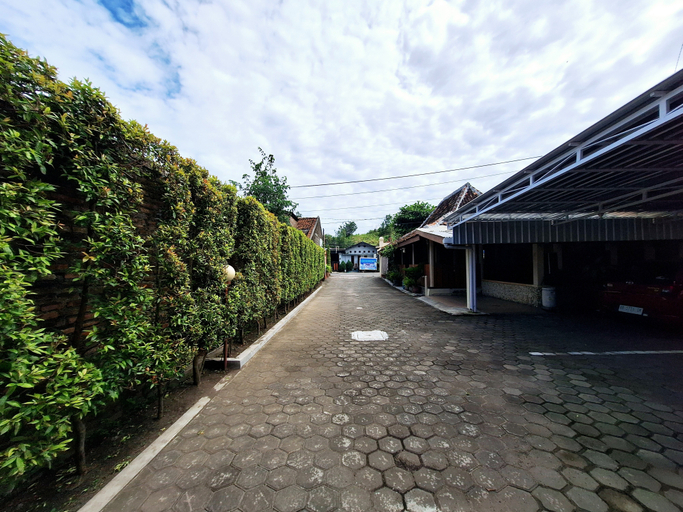 Exterior & Views 2, Hotel Family Syariah 1 Parangtritis RedPartner, Bantul