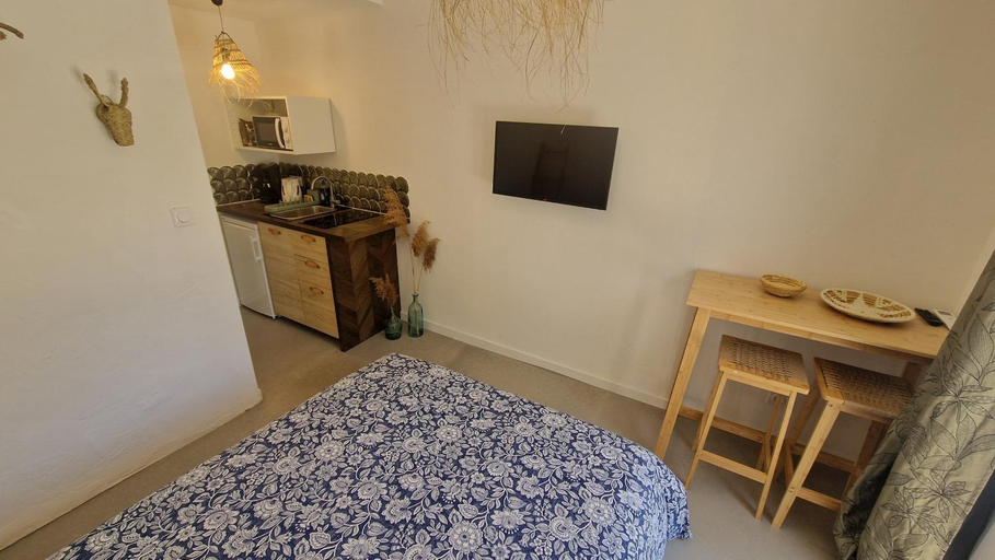 Bedroom 1, Chambre independante avec sdb, cuisine et terrasse, Gard