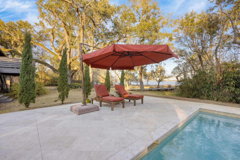 Sport & Beauty 4, Blackwater Bay Hideaway by Avantstay Waterfront, Pool, Dock, Hot Tub, Santa Rosa