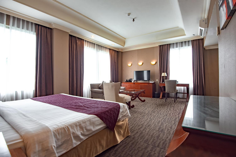 Bedroom 12