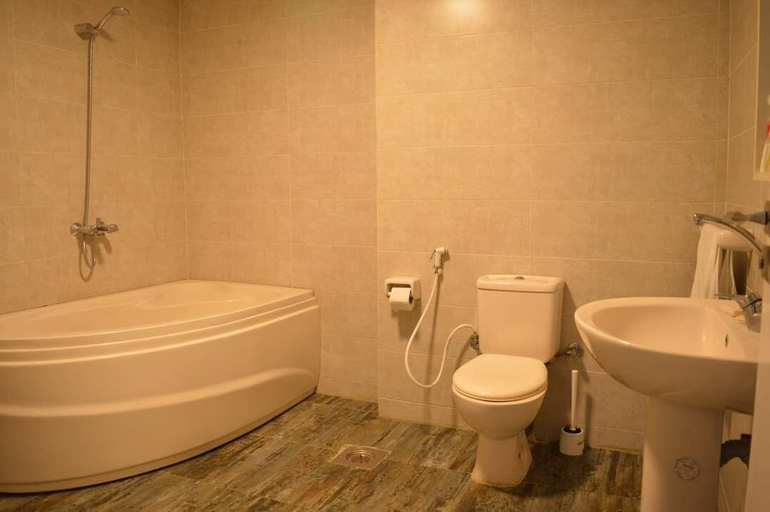 Bathroom 4, Grand Lyly Hotel, 'Abdin
