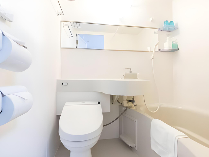 Bathroom 12