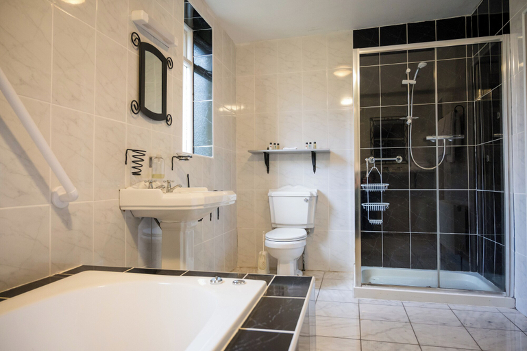 Bathroom 4, Carrygerry Country House