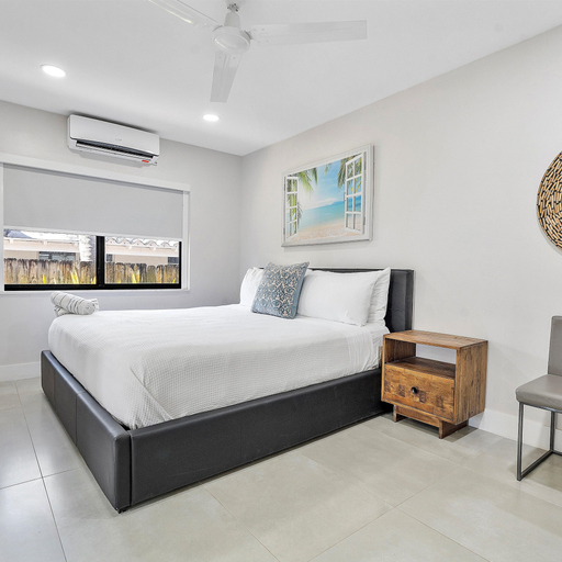 Bedroom, Walnut By The Sea, Broward