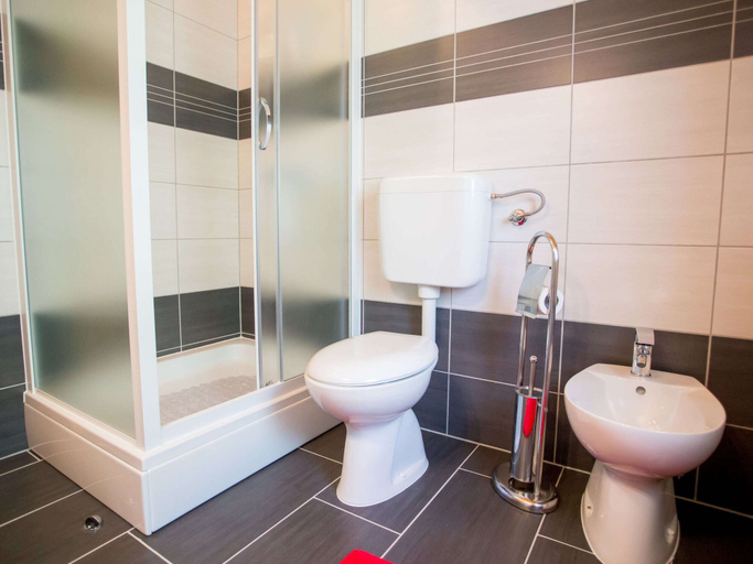 Bathroom 4, Villa in Medvidici With Pool Near Porec Beach, Sveti Lovreč