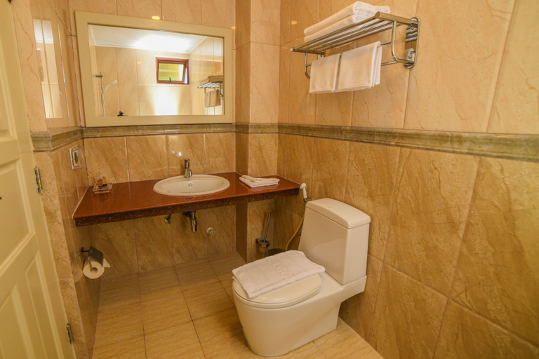 Bathroom, UMET Stay, Fishing and Diving Hotel