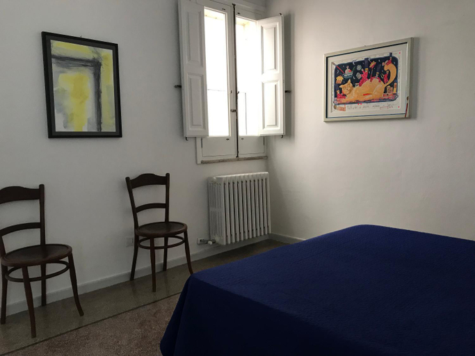 Others 2, B&B Candido, Lecce
