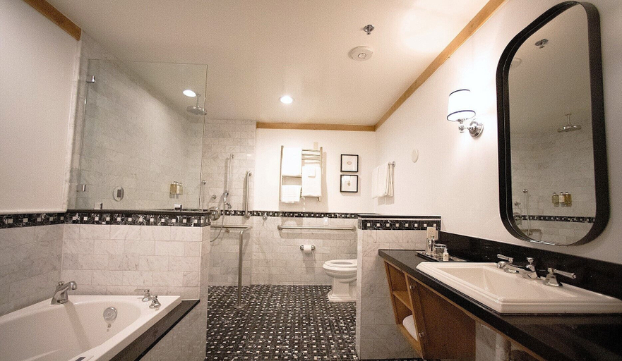 Bathroom 7