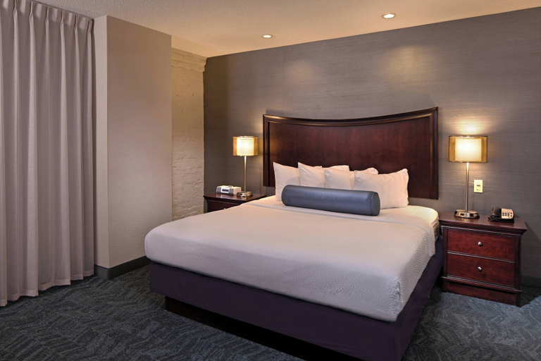 Bedroom 3, Springhill Suites Marriott Baltimore Downtown/Inner Harbor, Baltimore