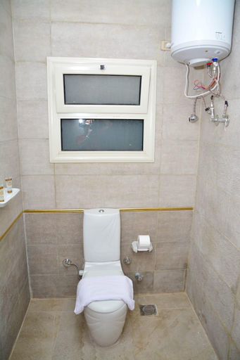 Bathroom 4, MK pyramid inn, Al-Ahram