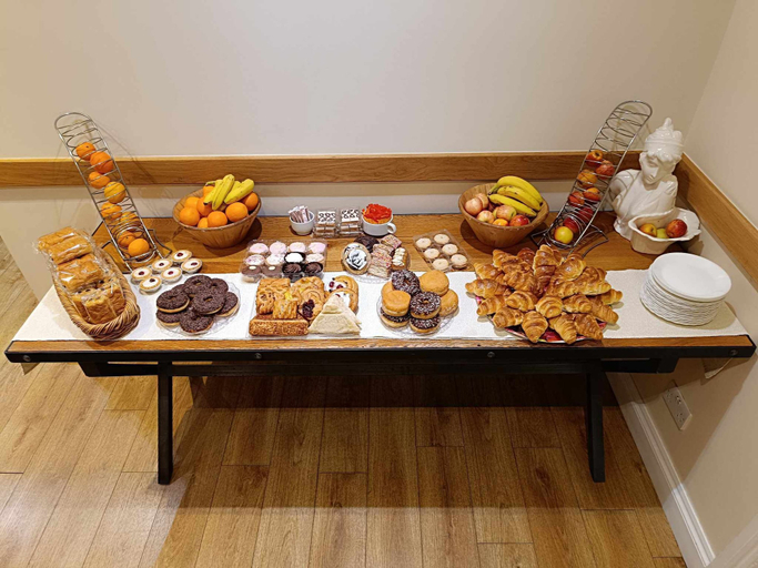 Food & Drinks 5, St Simeon, London
