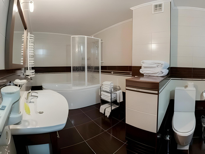 Bathroom 3, Home Hotel, Nadvirnians'kyi
