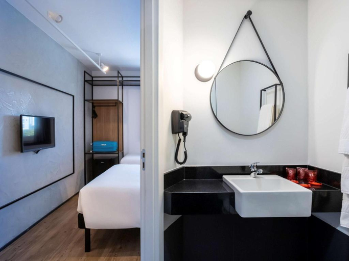Bathroom 4, Ibis Botucatu, Botucatu