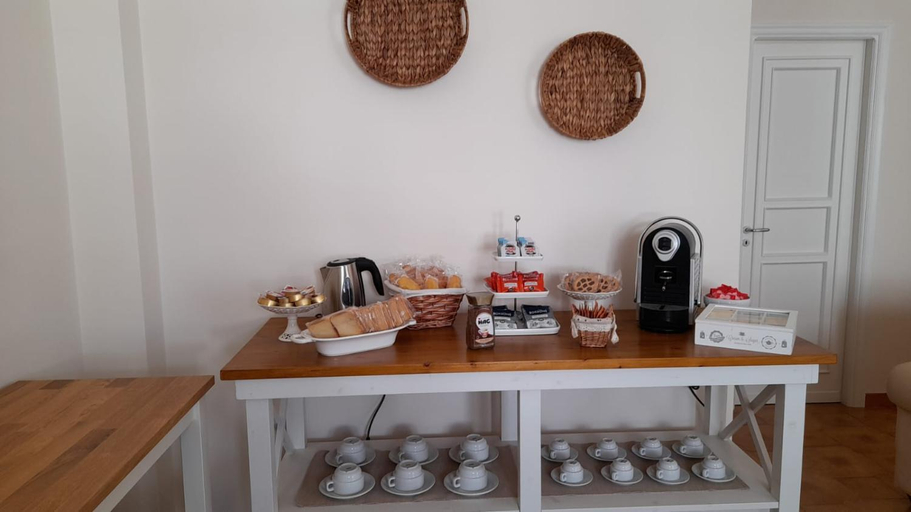 Others 5, DIMORA BIANCA ROOMS, Brindisi