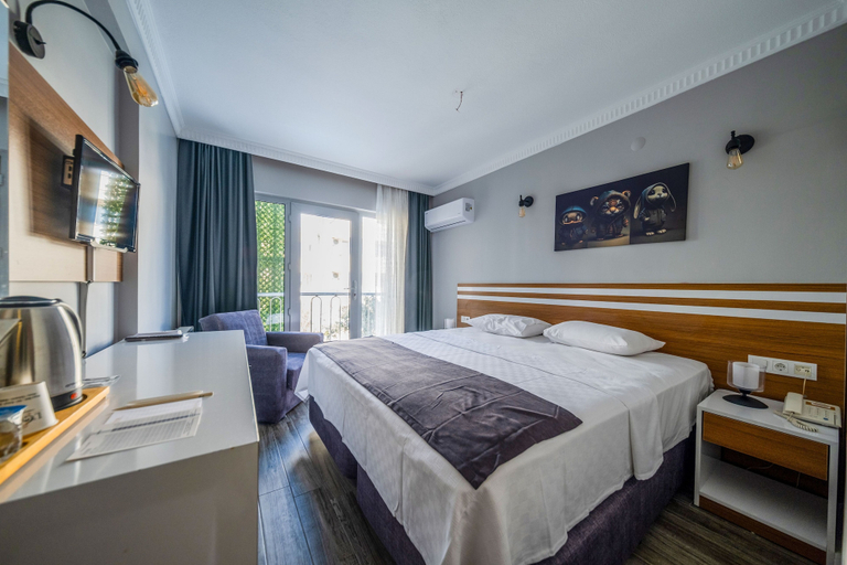 Bedroom 3, Lopera Beach Hotel, Edremit