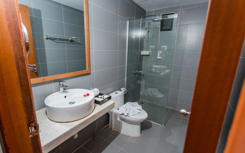Bathroom 22