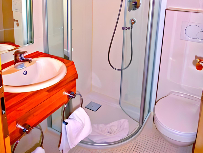 Bathroom 2, Haus Alpenecho, Bregenz