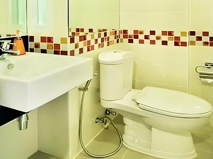 Bathroom 7