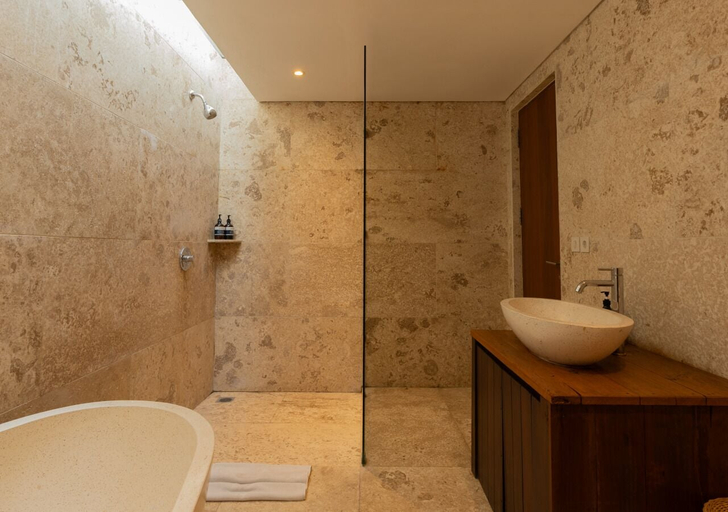 Bathroom 4, Natajiwa Villa, Badung