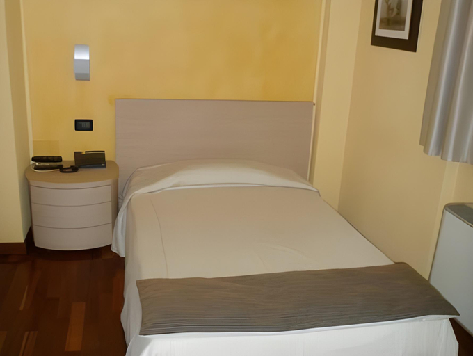 Bedroom 8