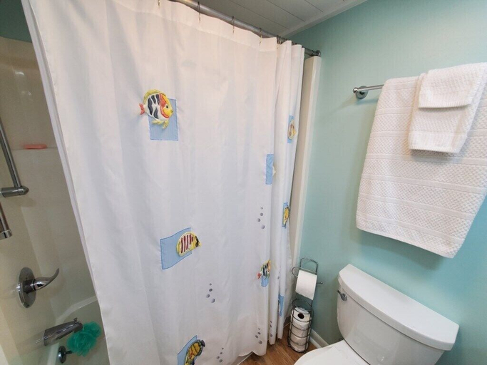 Bathroom 4, Island House F116, Saint Johns