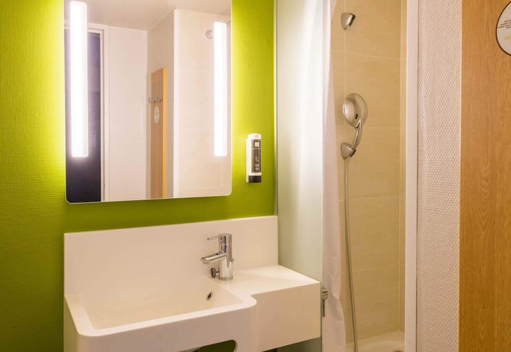 Bathroom 3, B&B HOTEL Auxerre Bourgogne, Yonne