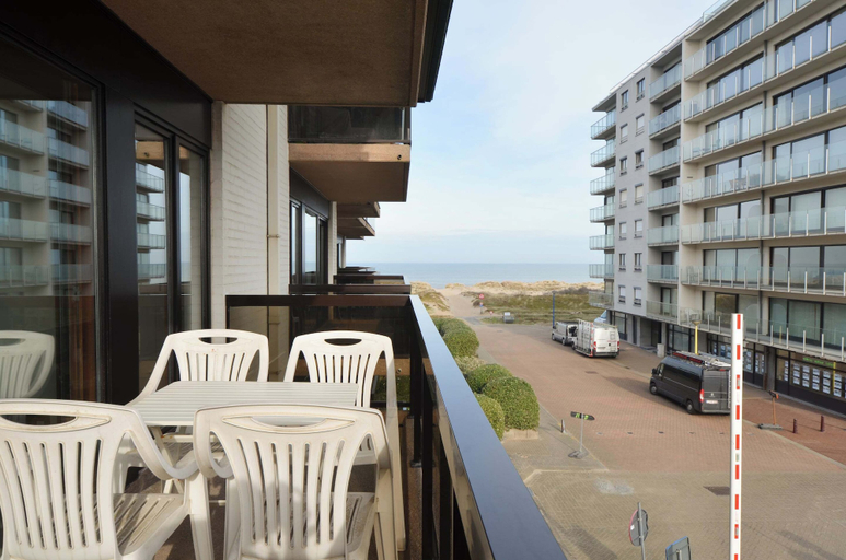 Others 4, Apartment Oostduinkerke Near the Beach, West-Vlaanderen