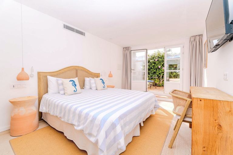 Bedroom 4, The Sea Club, Baleares