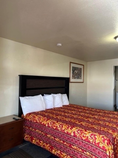 Bedroom 2, Travelodge by Wyndham Gallup, McKinley