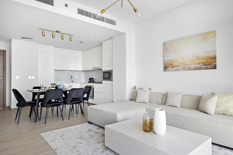 Room 4, Amazing 2br With a Lagoon View in Creek Harbour, Dubai